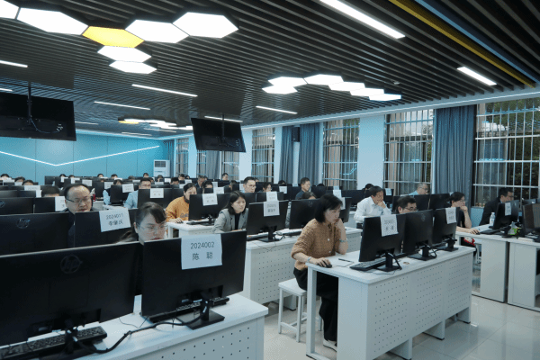 我校成功承辦“強內審,促發展”職業技能競賽復賽網絡技術服務